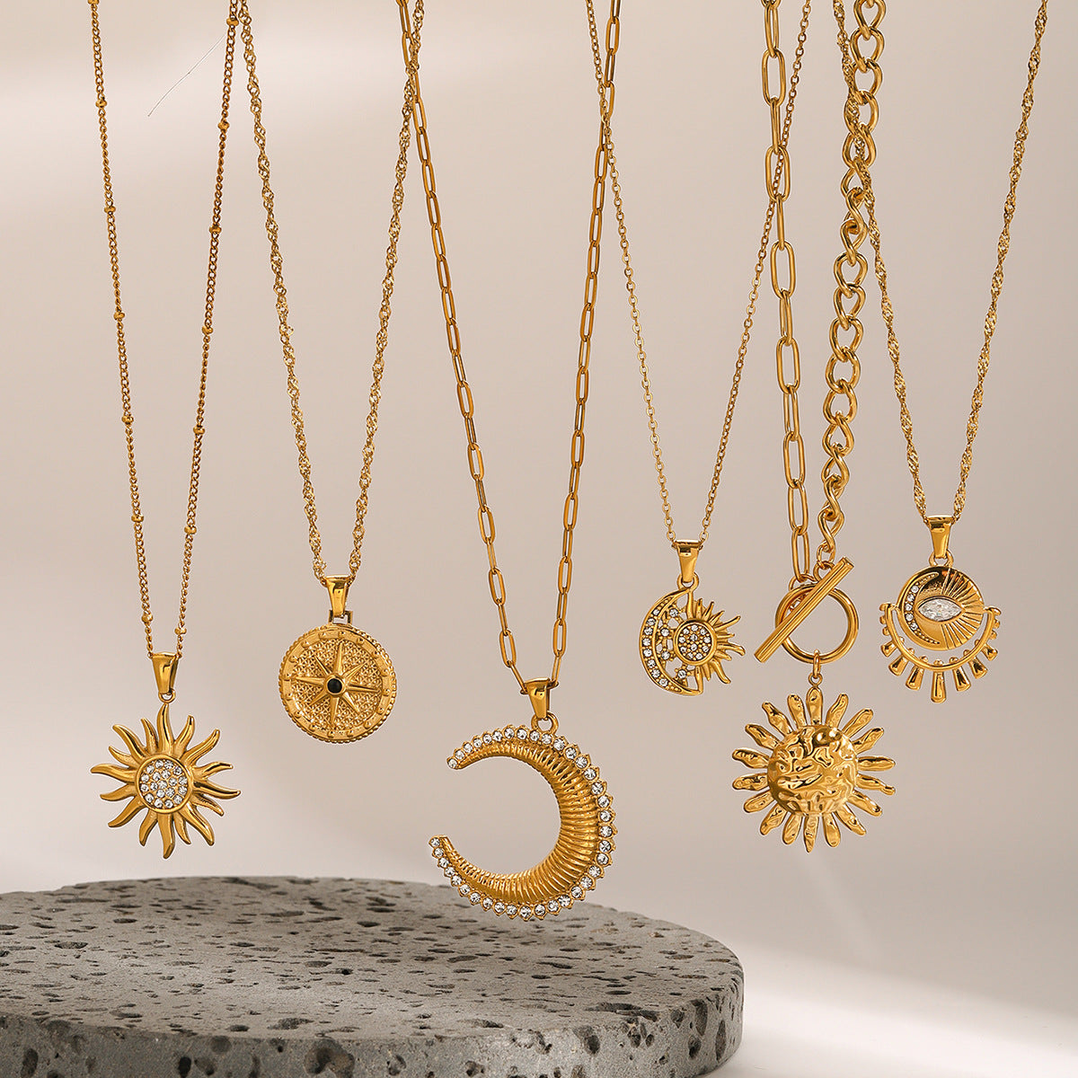 Collana da Donna in Acciaio Inossidabile con Stella a Otto Punte Geometrica, Ciondolo in Acciaio al Titanio e Finitura Placcata