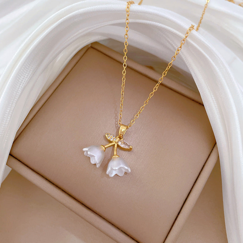 Collar con colgante de luna geométrica dulce de lujo, cadena de acero de titanio con incrustaciones de diamantes de imitación
