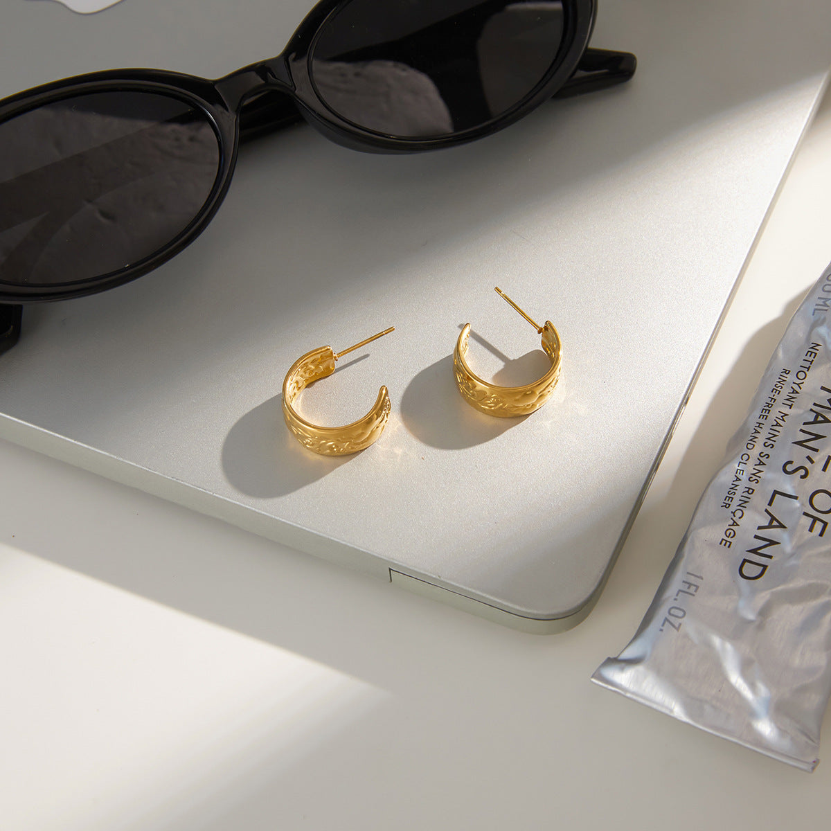 Orecchini a cerchio a C a fiore geometrici lussuosi e minimalisti in acciaio inossidabile placcato oro 18K, gioielli di moda per donna