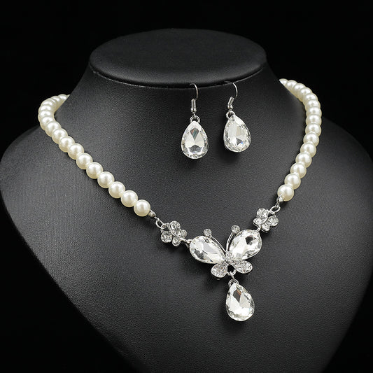 Sweet Minimalist Alloy Pendant Necklace Set with Bear Pig Animal Charms and Rhinestone Accents on Pearl Chain for Women