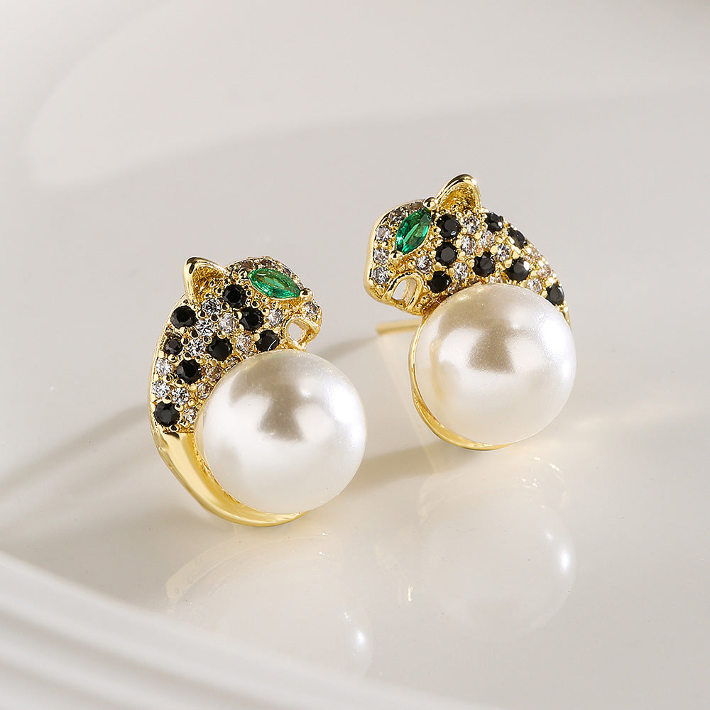 Orecchini da donna minimalisti in rame a forma di leopardo con placcatura in oro 18K e intarsio in zircone