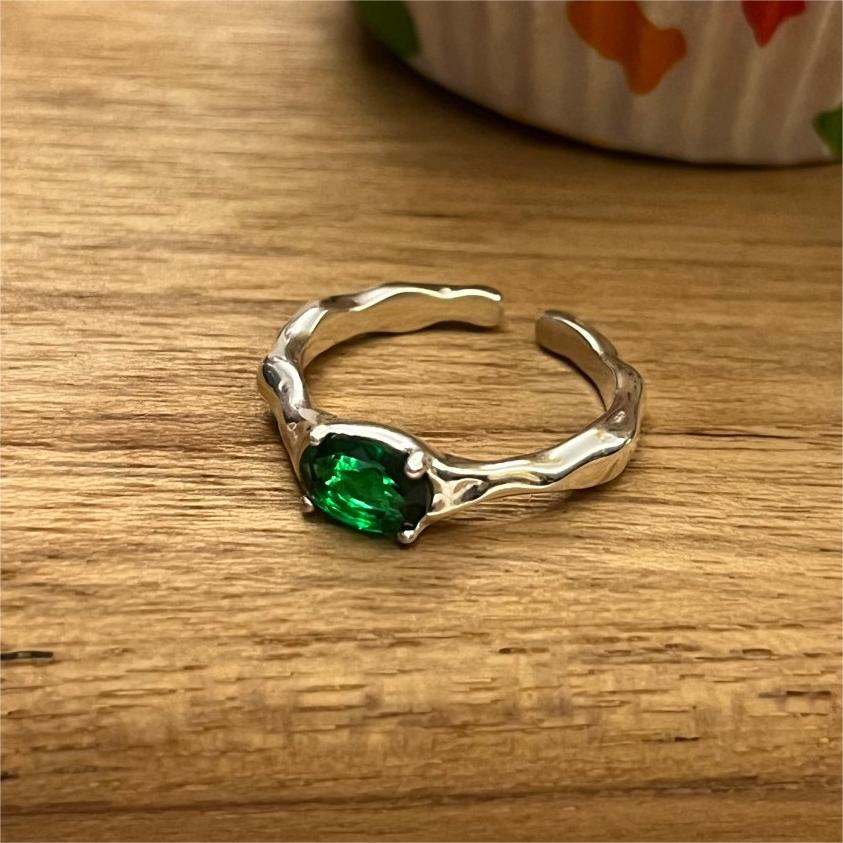 Minimalist Heart-Shaped 925 Sterling Silver Ring with Geometric Faceted Accent for Women