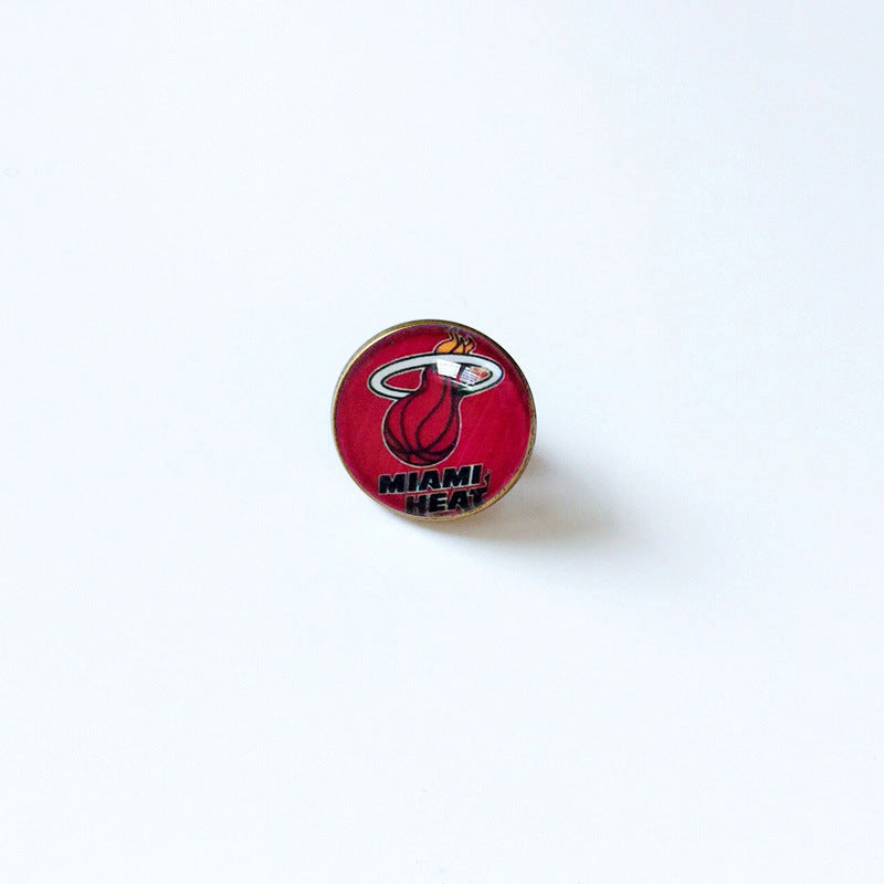Pin de solapa metálico de equipos de baloncesto retro de la NBA - Insignia con gema vintage - Broche de Kobe Curry - Regalo para fans - Unisex