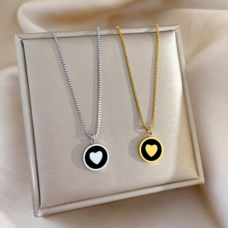 Collana minimalista a cuore color freddo in acciaio al titanio placcato oro per uomo e donna, gioielli con catena a locket