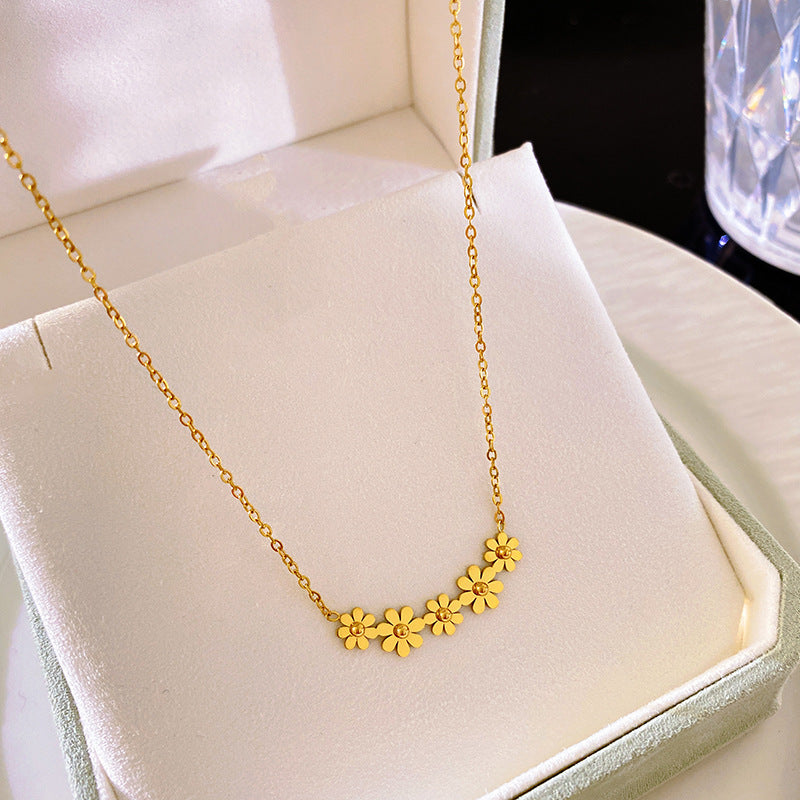 Sweet Floral Titanium Steel Plated Daisy Necklace