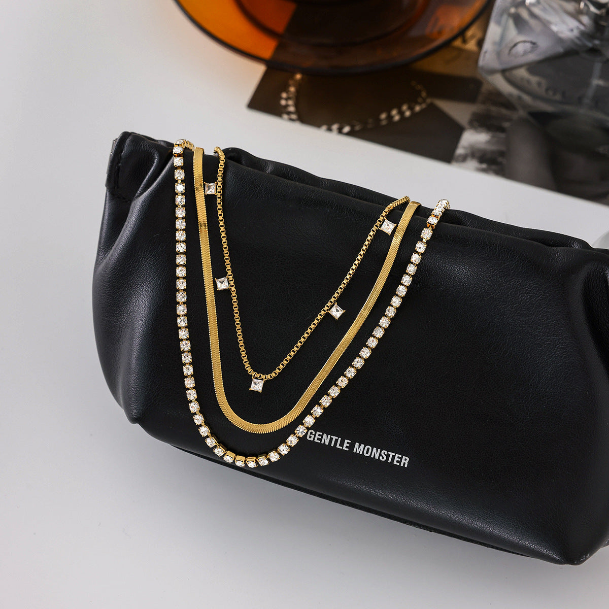 Collar de Acero de Titanio Geométrico Chapado para Mujer con Diseño de Cadena de Clavícula de Múltiples Capas