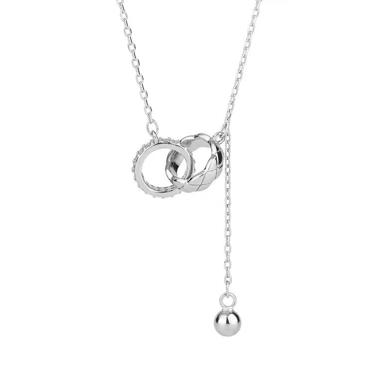 Collana con Ciondolo Doppio Anello Minimalista in Acciaio al Titanio Leggero da Donna con Finitura Elettroplaccata e Design a Catena O