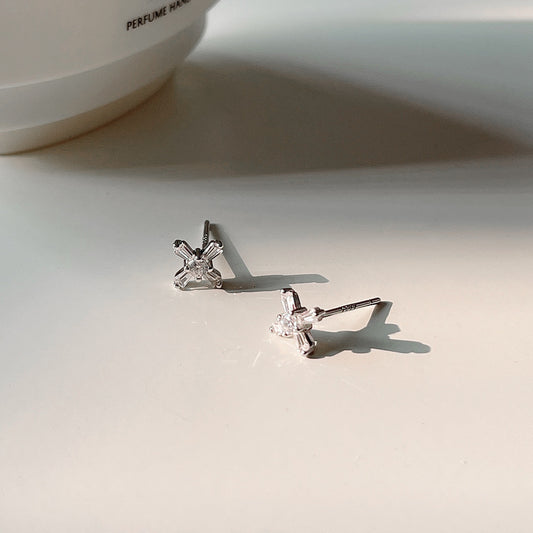 Pendientes de Plata de Ley 925 Minimalistas con Forma de Gota de Agua, Incrustación de Perlas y Motivo de Cruz