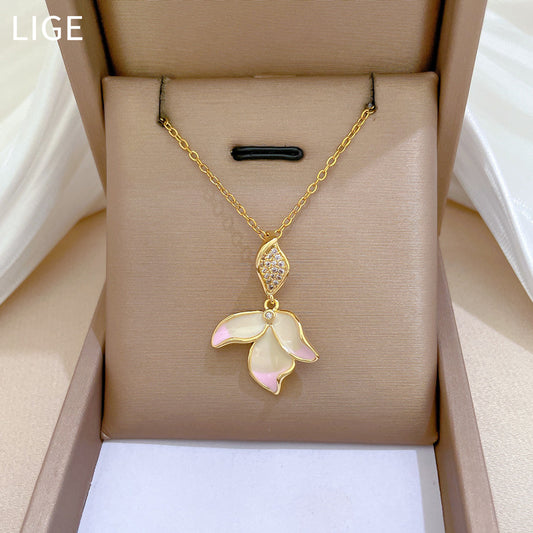 Collar Colgante Geométrico Floral Minimalista de Acero de Titanio con Acabado de Esmalte y Detalles de Circonita Cúbica para Mujer