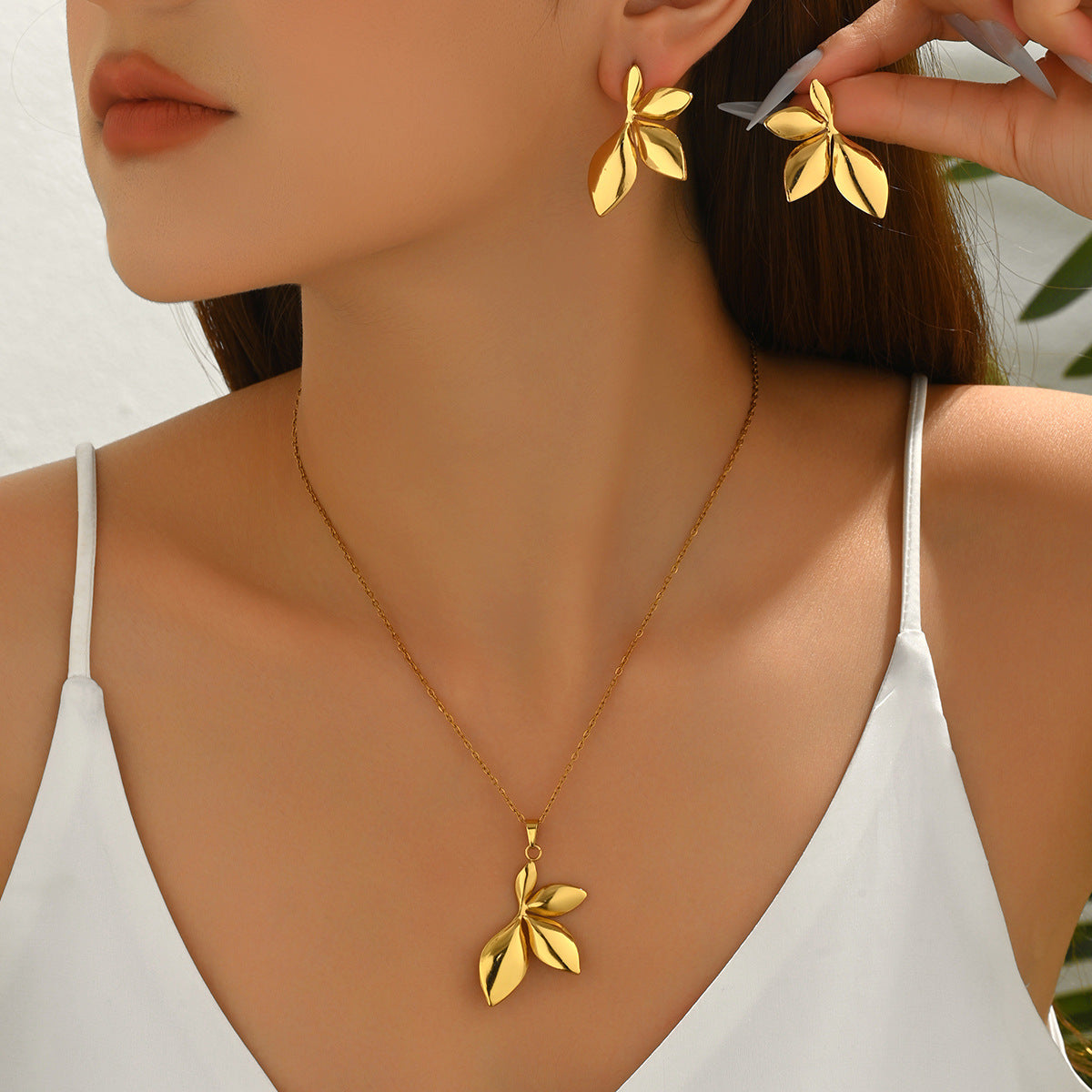 Collana lunga pendente stile geometrico da donna con goccia in acciaio al titanio e catena in lega galvanizzata