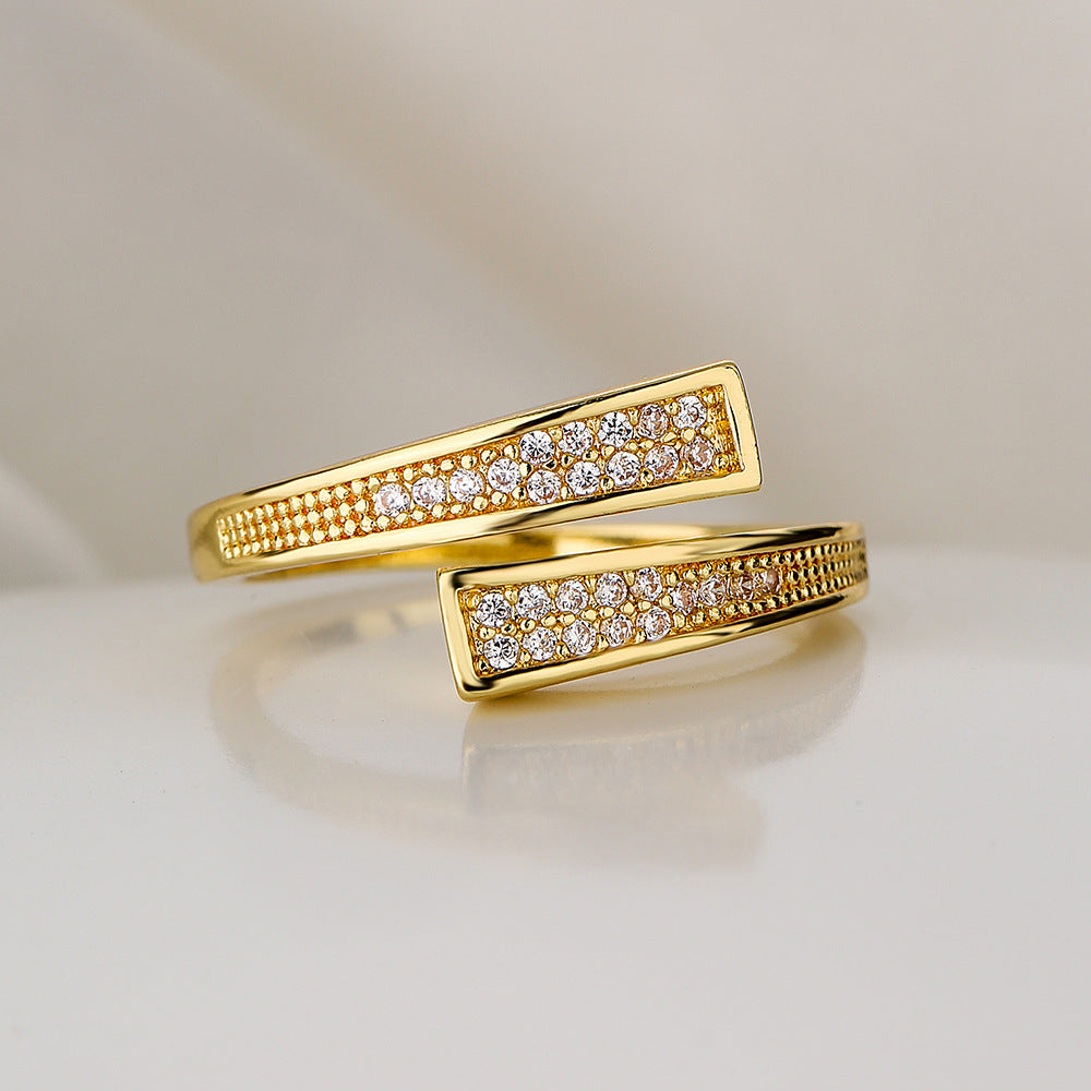 Anello da donna minimalista geometrico irregolare in rame con placcatura in oro e intarsio in zircone