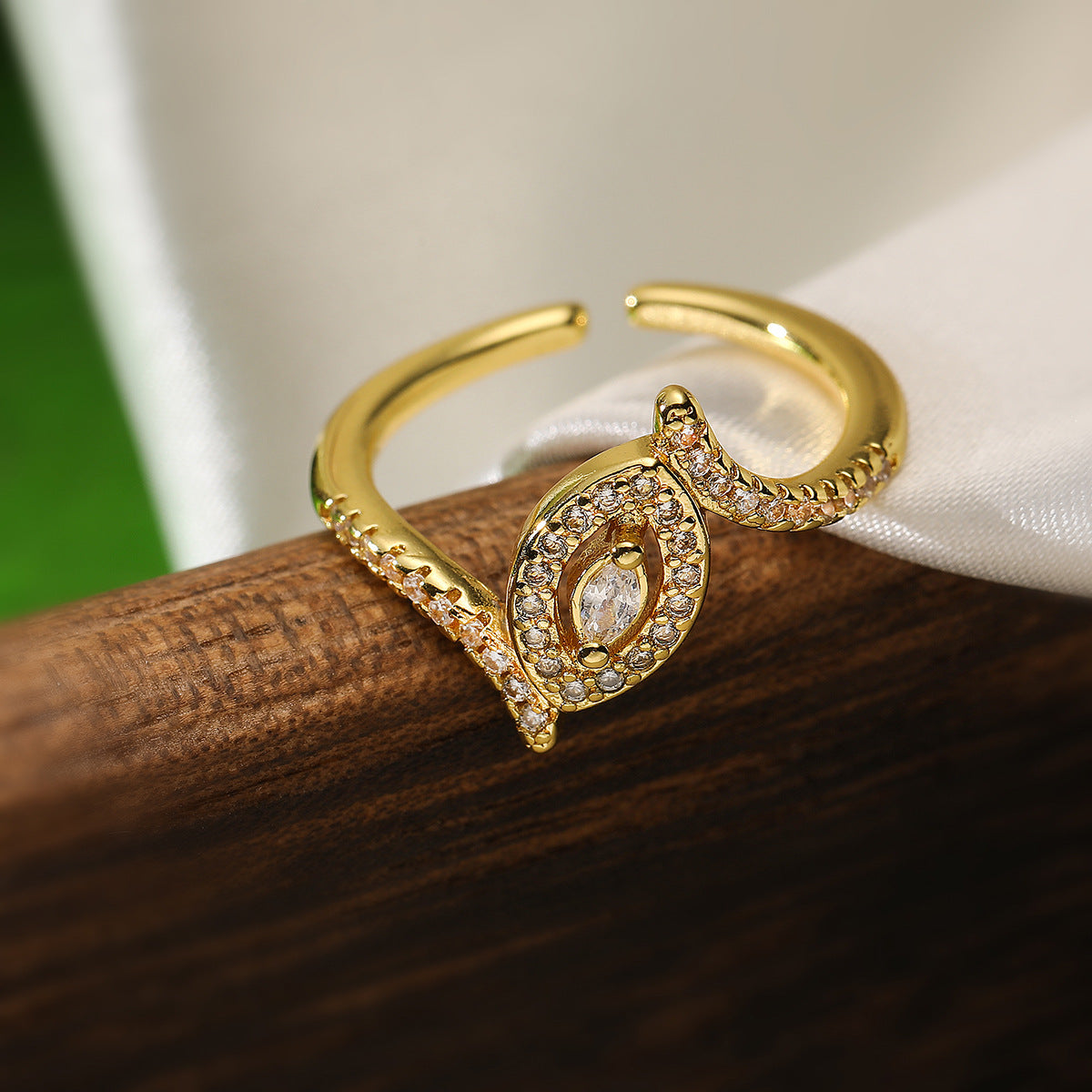 Anello aperto geometrico minimalista da donna in rame con zirconi micro-incastonati