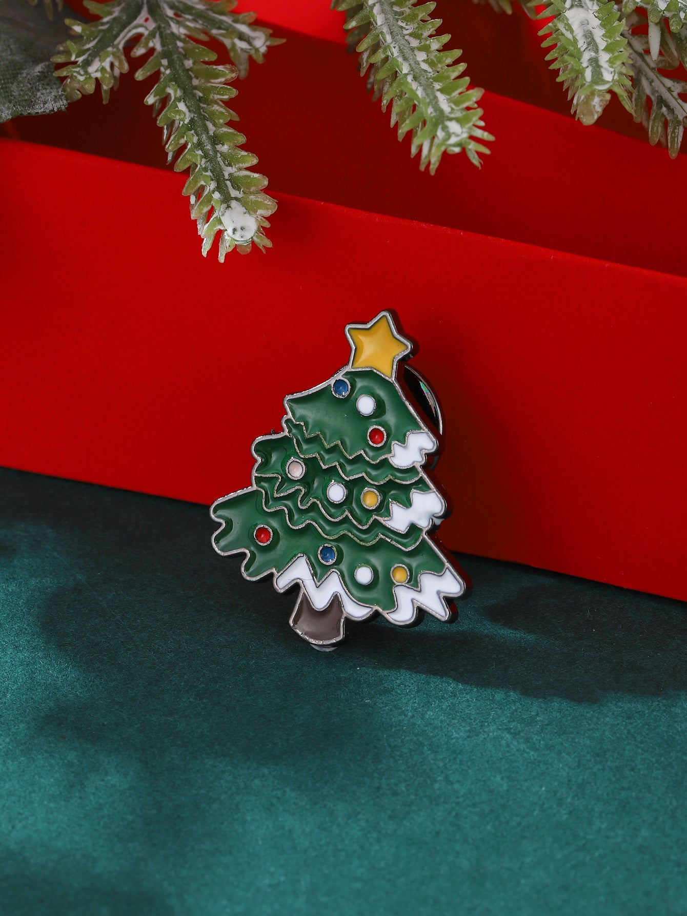Christmas Pin with Enamel Snowman and Bell Design Alloy Brooch for Unisex Holiday Decoration