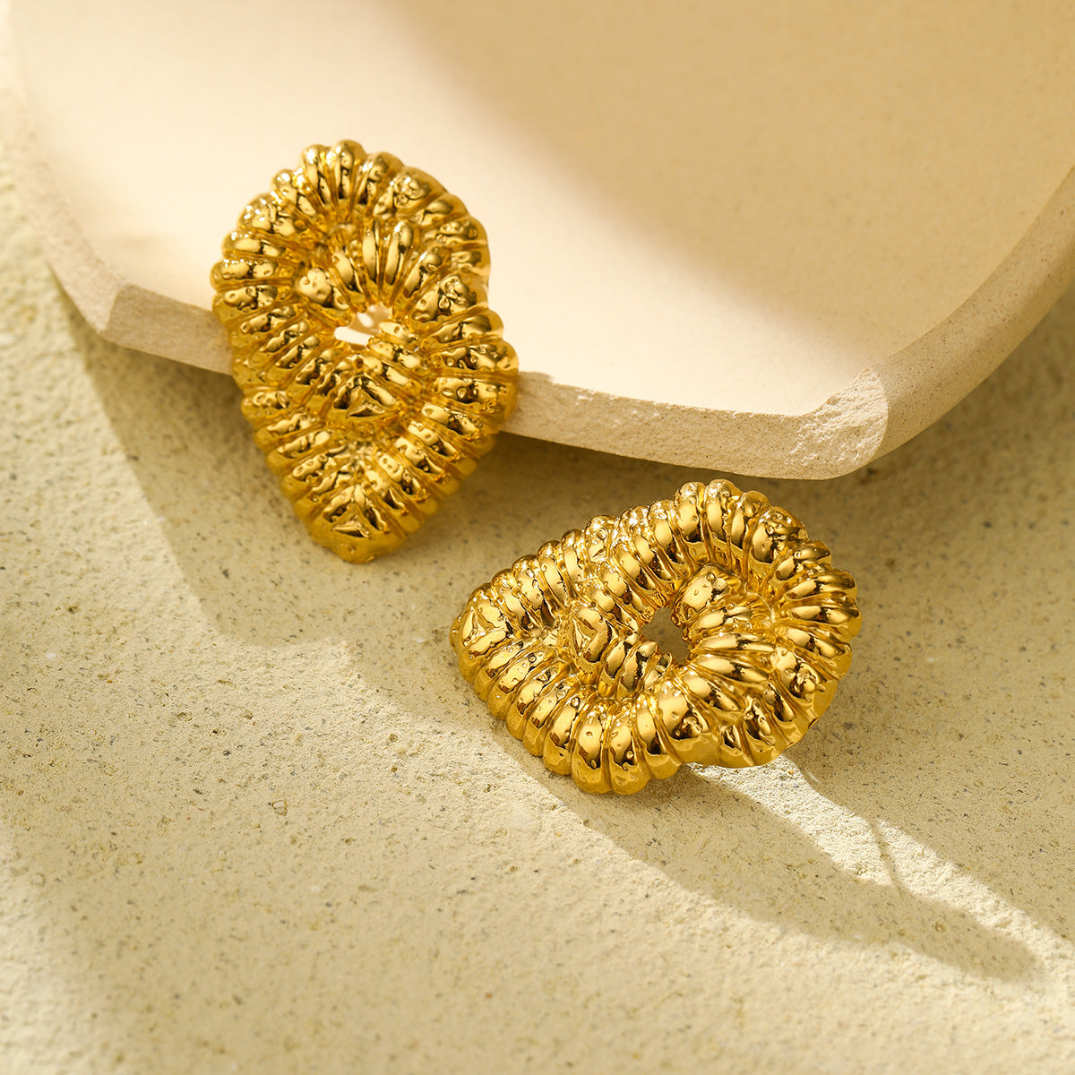 Pendientes de Acero Inoxidable con Textura Irregular de Lava para Mujer, con Forma Geométrica y de Rombo, Acabado Galvanizado, Estilo de Oficina de Moda