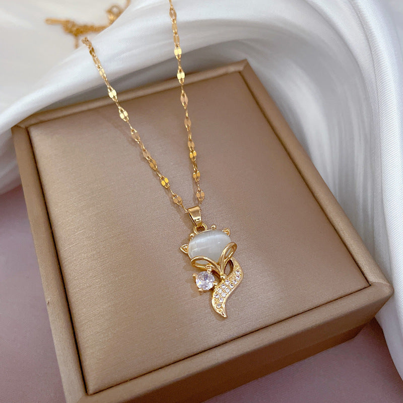 Four-Leaf Clover Rhinestone Pendant Necklace for Women Titanium Steel Irregular Chain Shell Locket Floral Style