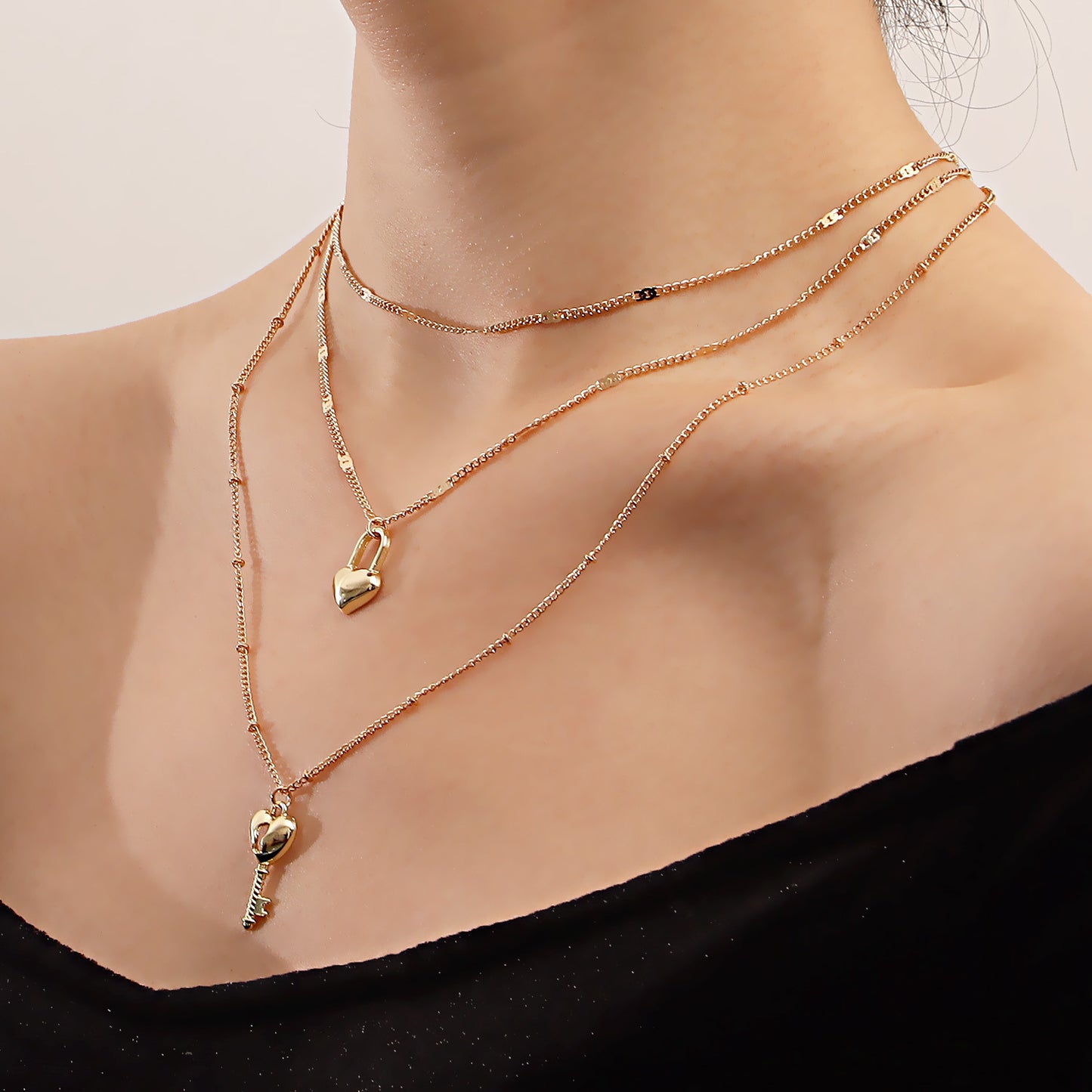 Minimalist Heart-Shaped Alloy Pendant Necklace with Plated Finish and Multi-Layer Clavicle Chain