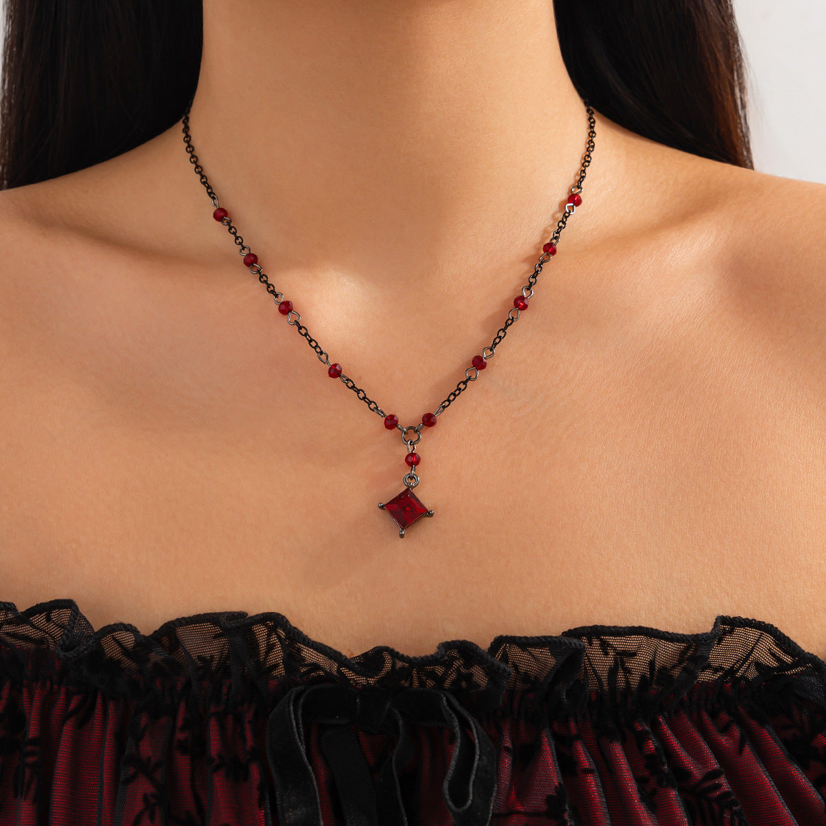 Collar de varias capas con colgante de cristal en forma de gota, estilo gótico oscuro dulce y atrevido, con acabado chapado, para mujer