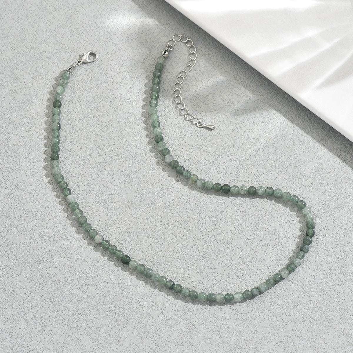Collar colgante geométrico artístico vintage para mujer con cuentas de piedra natural tejidas a mano en cadena de bola redonda