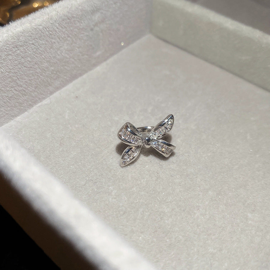 Luxury-Style Zirconia Bow-Shaped Ear Cuffs for Women Non-Piercing Delicate Fashion Ear Jewelry