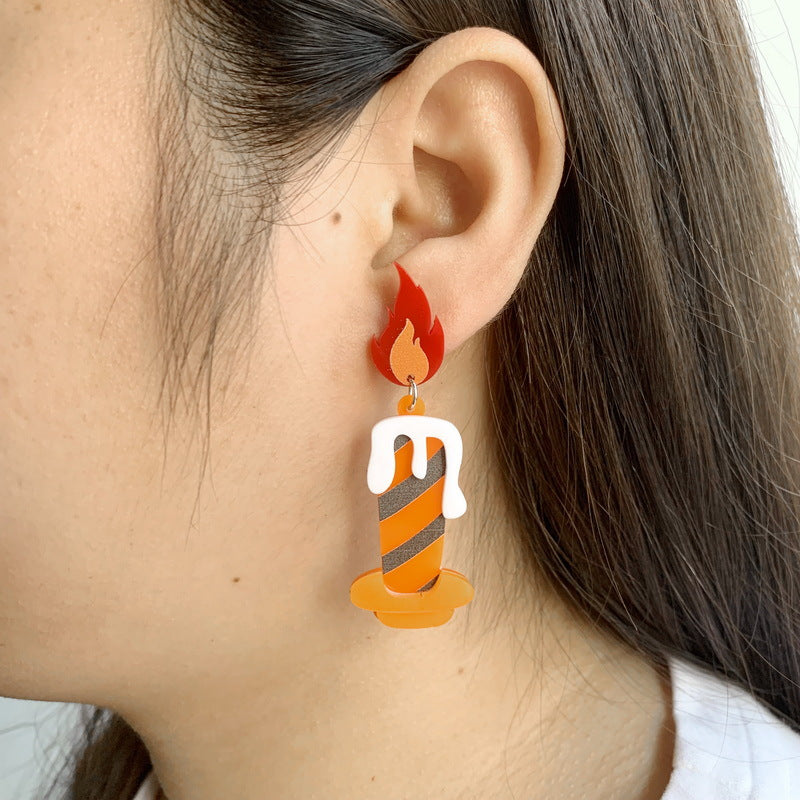 Orecchini acrilici a forma di fiamma di Halloween con motivo a candela da donna, dal design geometrico retrò e audace