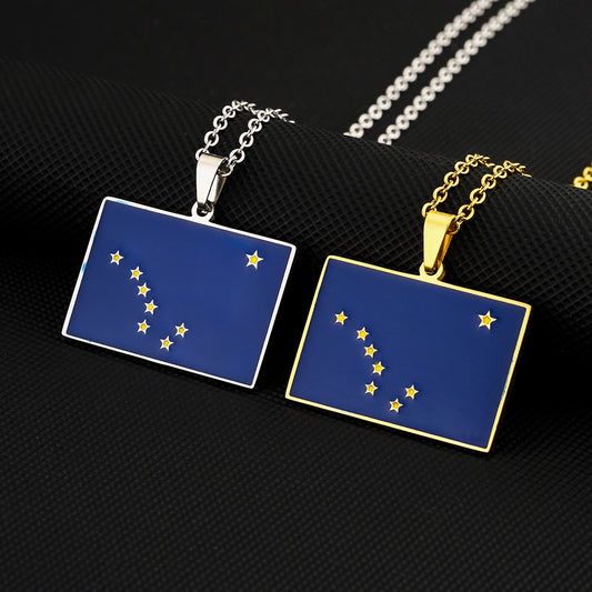 Collana con Pendente Bandiera Statale Alaska Geometrica Stile Etnico Retrò in Acciaio Inossidabile con Finitura Smaltata su Catena O-Ring