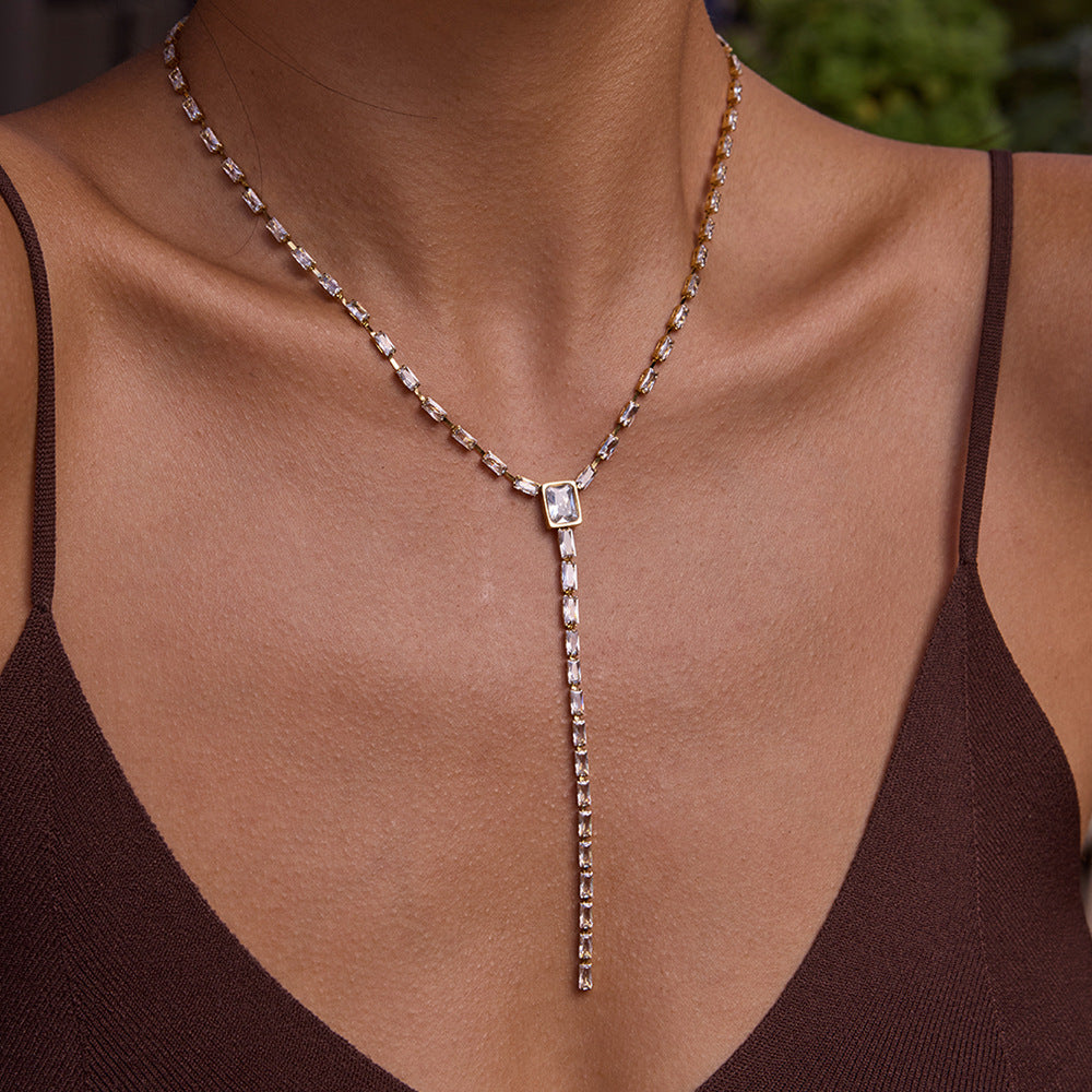 Collana Lunga Geometrica a Y da Donna in Acciaio al Titanio con Strass e Finitura Placcata