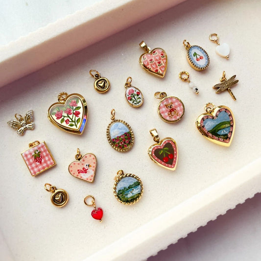 Ciondolo Charm Bar Vintage in Ottone Placcato Oro 14K a Cuore Rotondo Floreale con Olio a Goccia