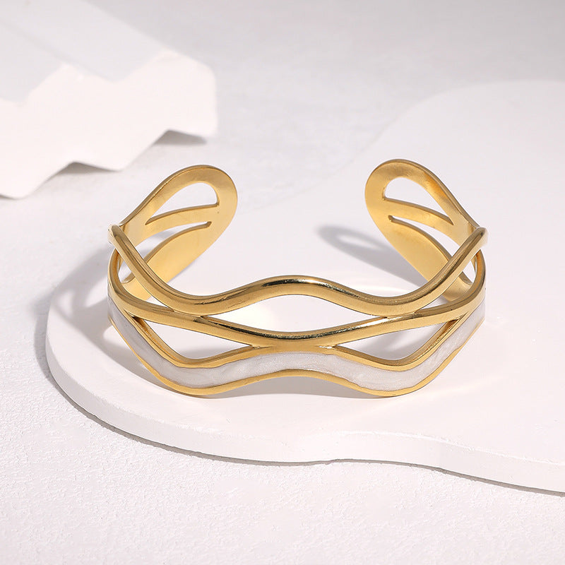 Minimalist Stainless Steel Bracelet with 18K Gold Plating, Geometric Round Design, Hypoallergenic Luxury Fashion Accessory