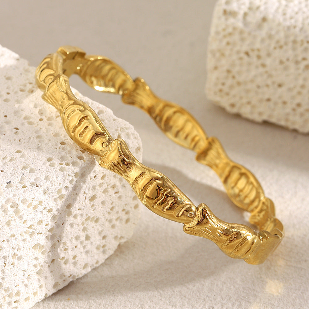 Fashionable Minimalist Geometric Stainless Steel Plated 18K Gold Fish Bracelet for Women