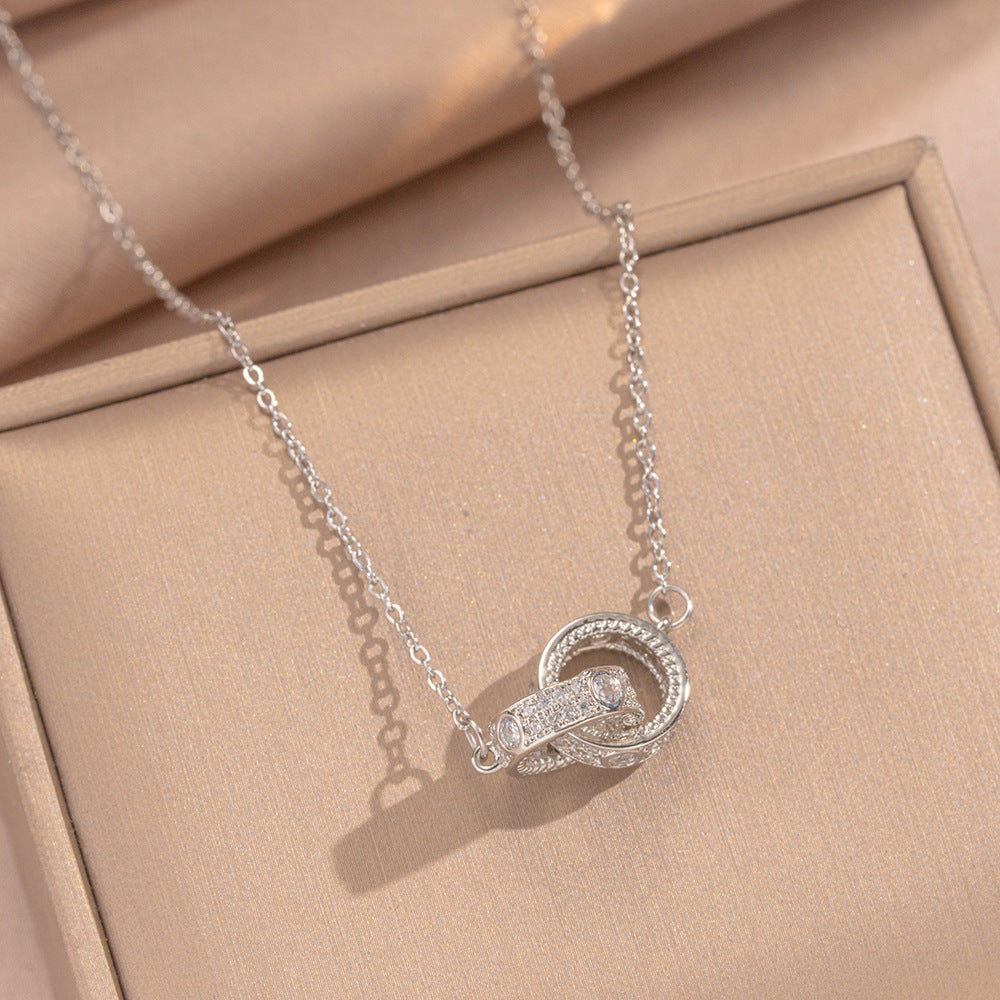 Light Luxury Star-Shaped Pendant Necklace for Women with 18K Gold Plated Copper and Titanium Steel O-Chain
