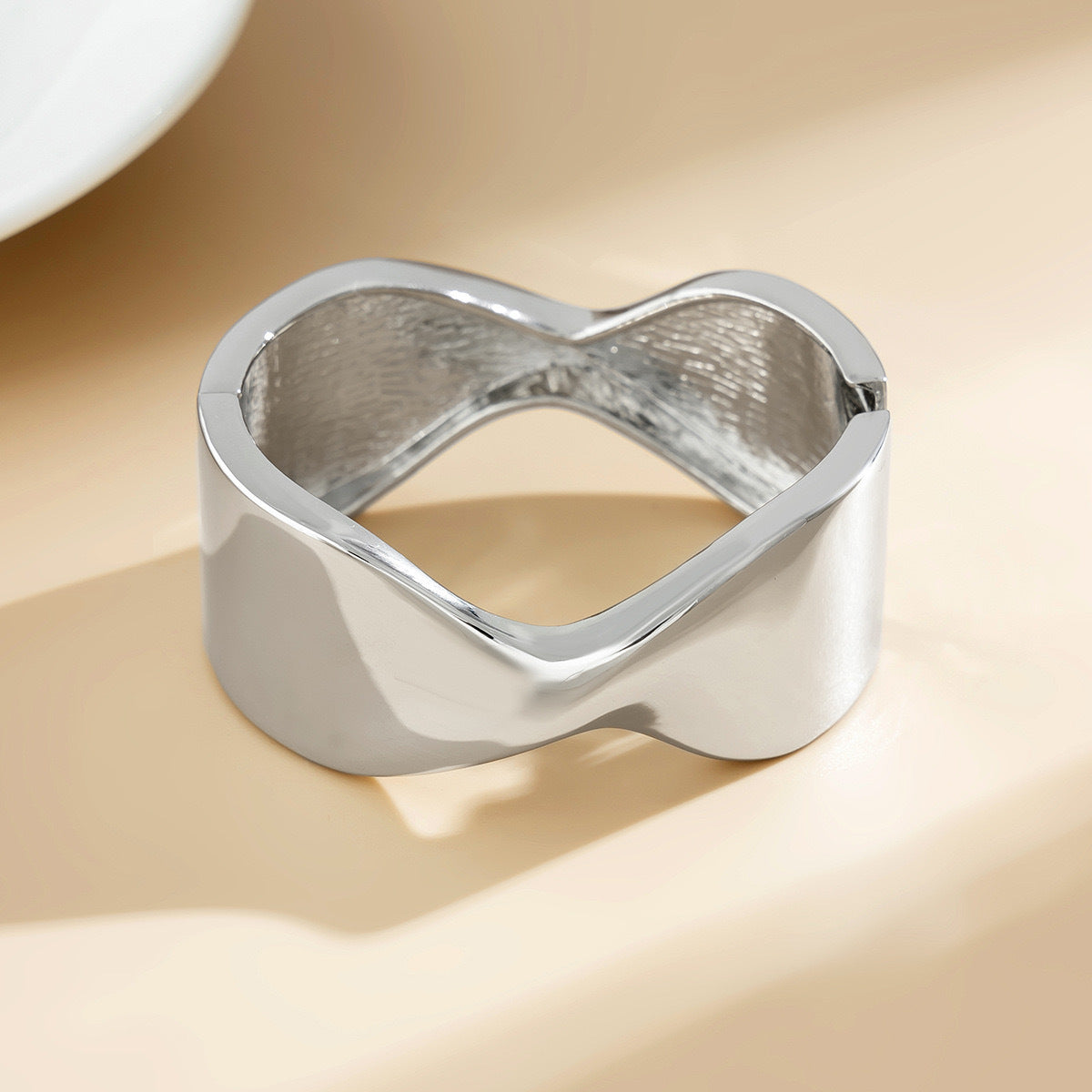 Fashion Minimalist Round Faux Pearl Plated Alloy Cuff Bracelet