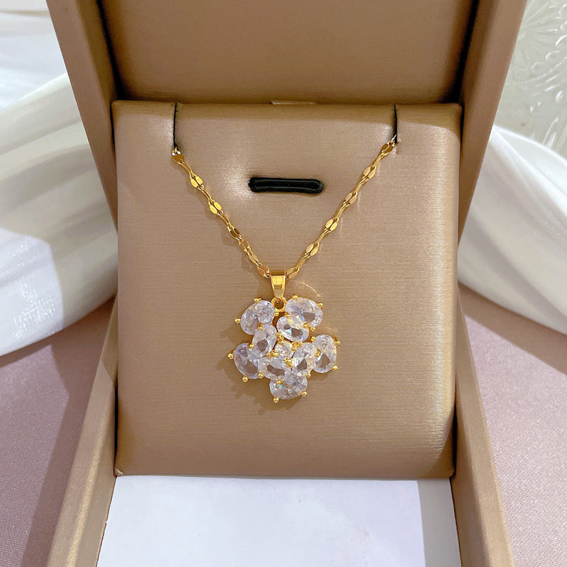Collar Colgante Minimalista Floral Geométrico de Acero Titanio con Incrustaciones de Pedrería para Mujeres y Hombres