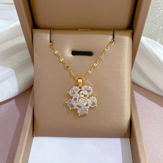 Collar Colgante Minimalista Floral Geométrico de Acero Titanio con Incrustaciones de Pedrería para Mujeres y Hombres