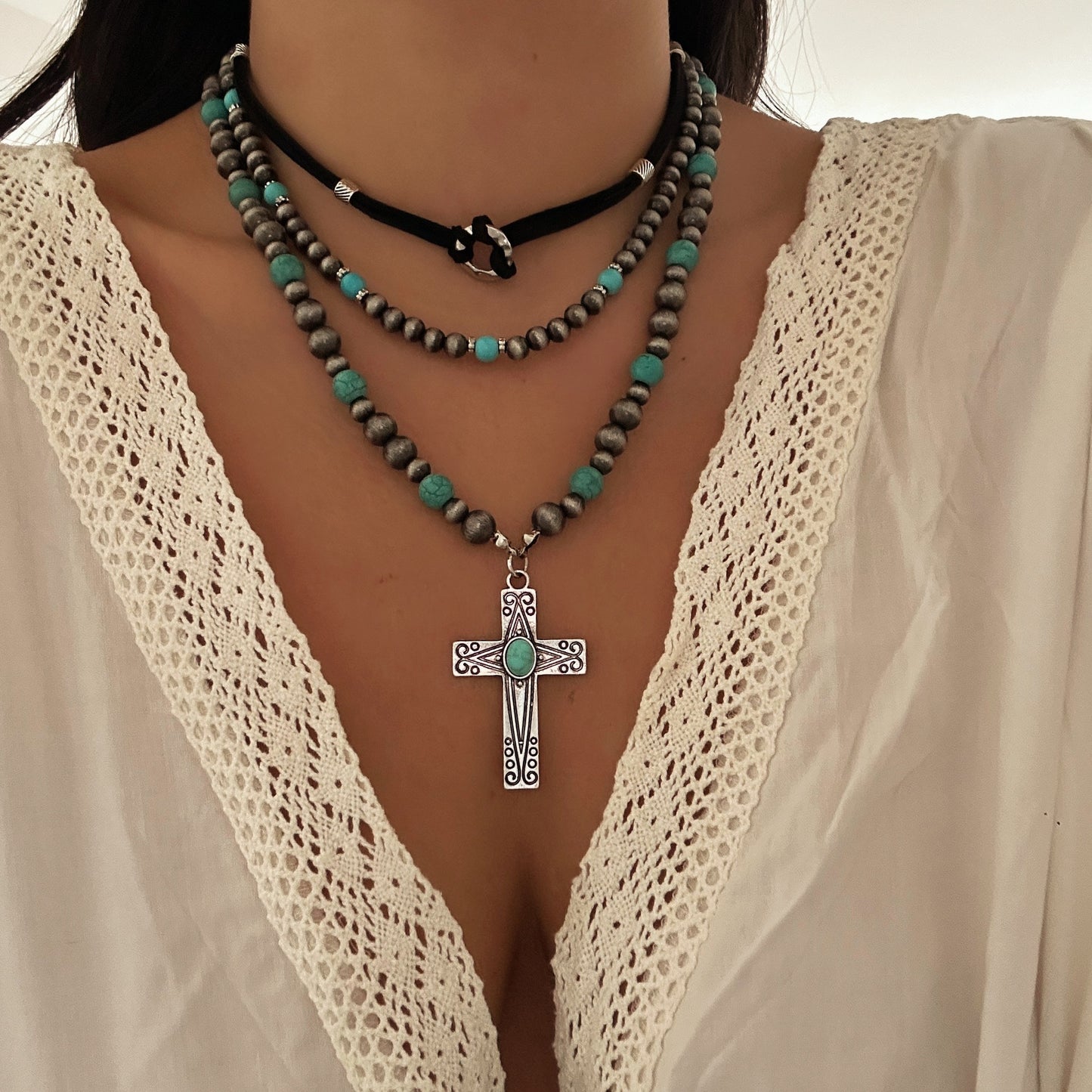 Collana con ciondolo in lega geometrico a croce a forma di testa di toro finta turchese etnica vintage da donna