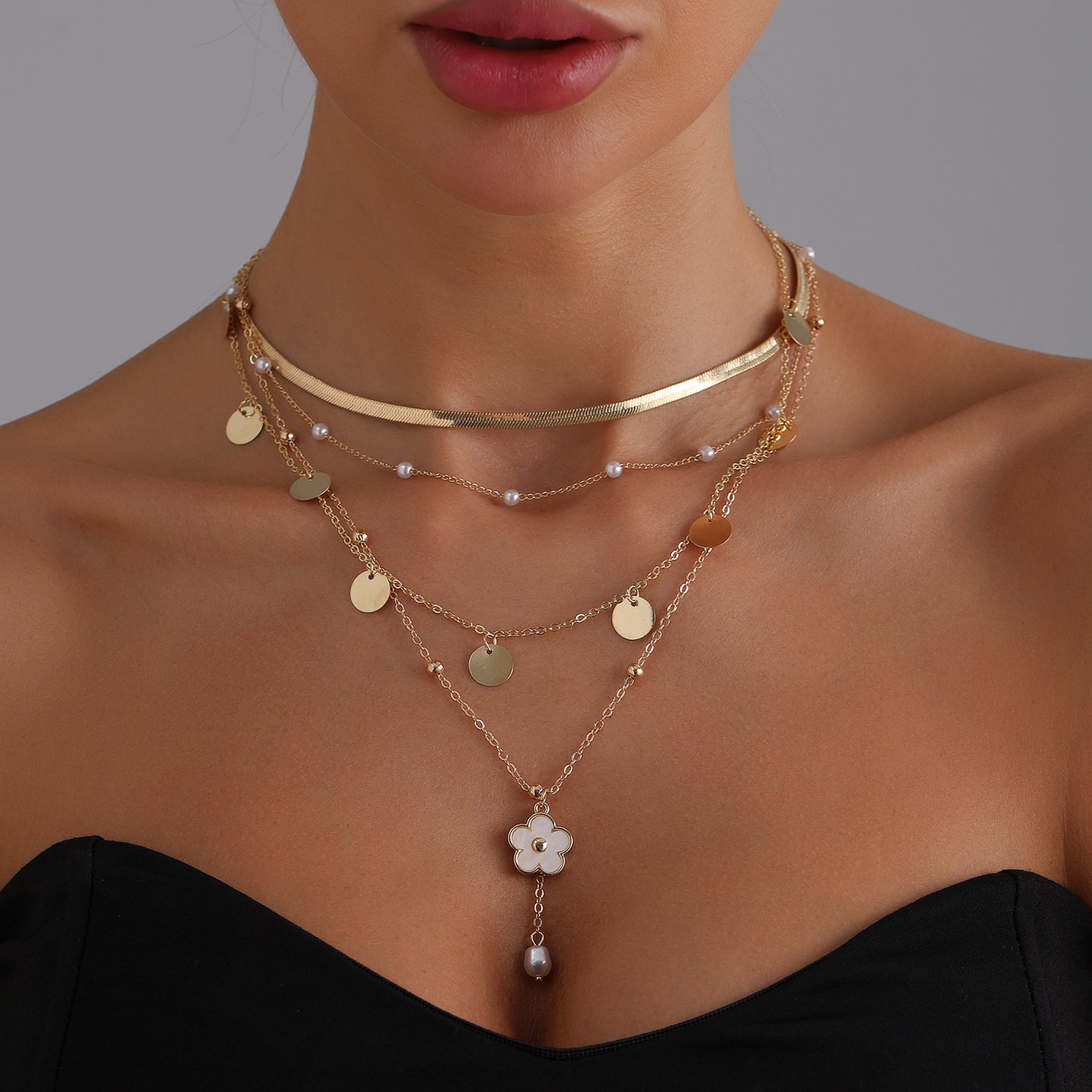 Vintage Geometric Floral Pendant Necklace in Alloy with Plated Finish for Women