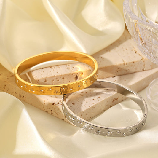 Bracciale da donna in acciaio inossidabile a forma di stella, minimalista, con strass intarsiati e finitura placcata