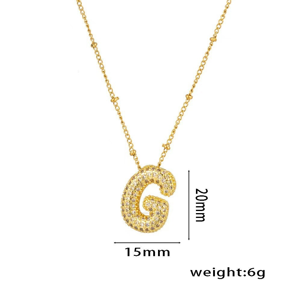 Collana da Donna con Ciondolo a Lettera, Design Geometrico Minimalista, in Ottone Placcato Oro con Zirconi Micro-Pavé