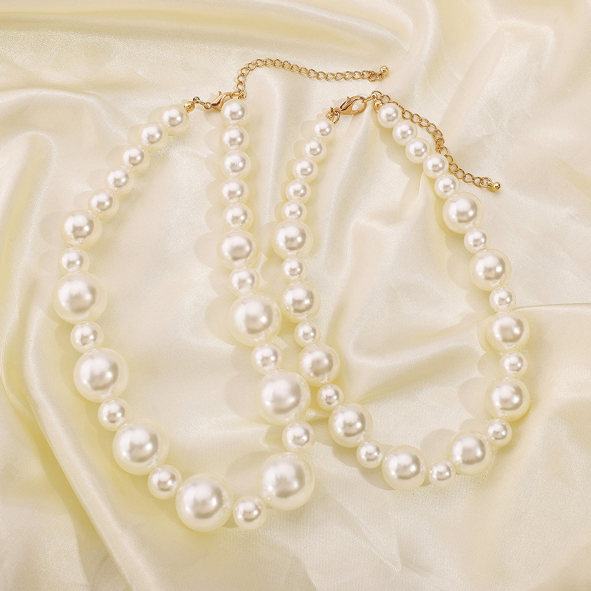 French Vintage Style Geometric Shape Imitation Pearl Choker Necklace Set for Women with Handcrafted Detail