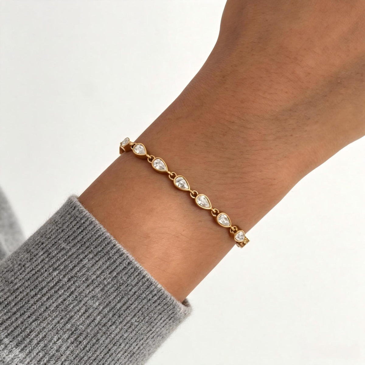 Elegant Geometric Teardrop Rhinestone PVD Stainless Steel Bracelet for Women