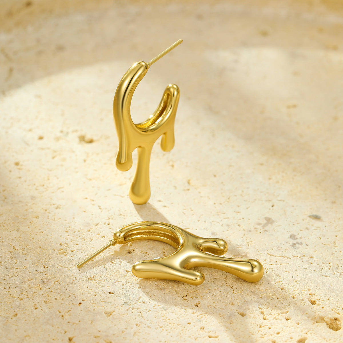 Orecchini a perno con goccia liquida di lava geometrica in acciaio inossidabile stile retrò con placcatura sottovuoto in oro 18 carati