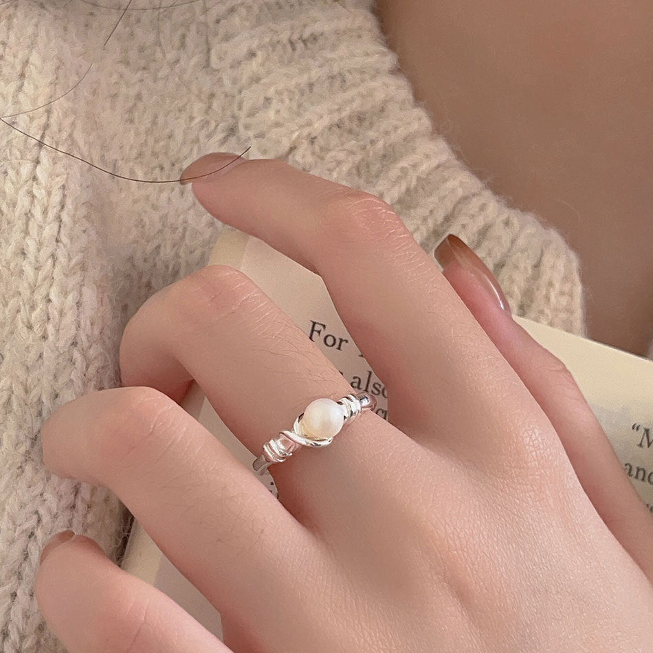Minimalist Heart-Shaped 925 Sterling Silver Ring with Beveled Square Accents for Women