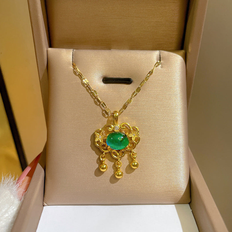 Collana Minimalista con Catena a Labbra in Acciaio al Titanio con Pendente in Rame e Intarsio di Strass