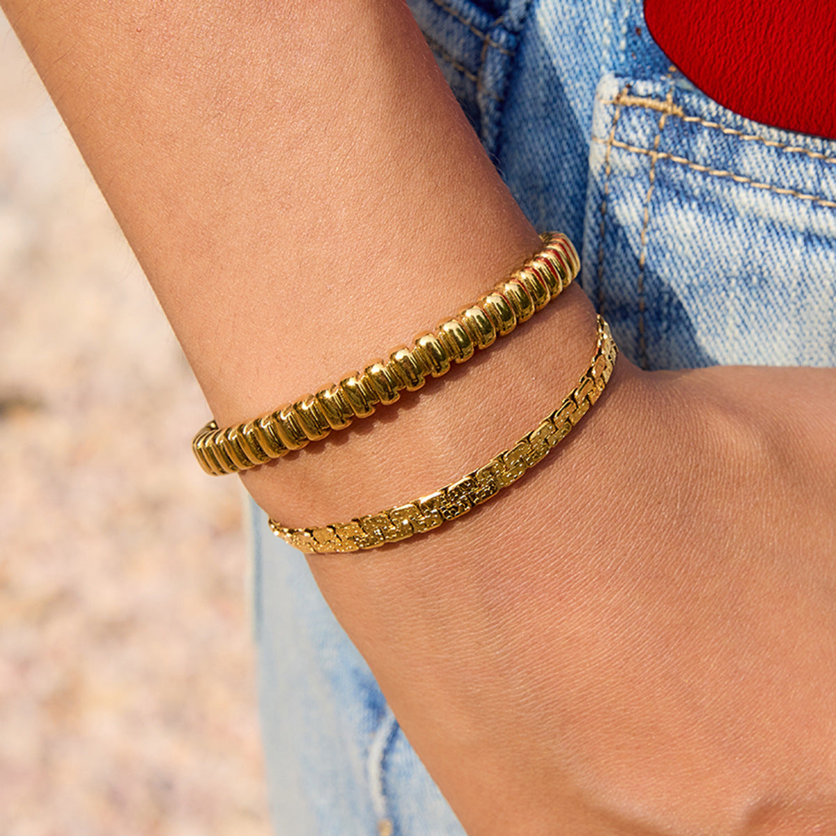 Bracciale Donna Vintage Geometrico in Acciaio Inossidabile Placcato Oro Sabbia con Titanio di Alta Qualità e Finitura in Oro 18K