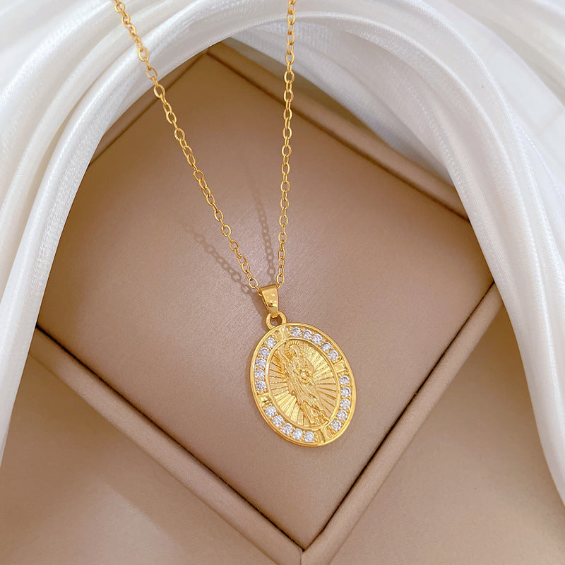 Collana con ciondolo a forma di uovo geometrico di lusso con strass per donna e uomo, in acciaio inossidabile, catena delicata per clavicola