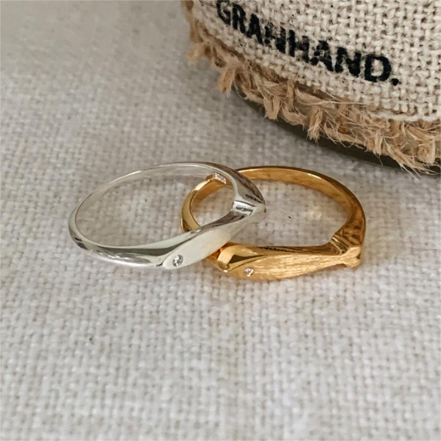 Sweet 925 Sterling Silver Brushed Geometric Fish Ring for Women