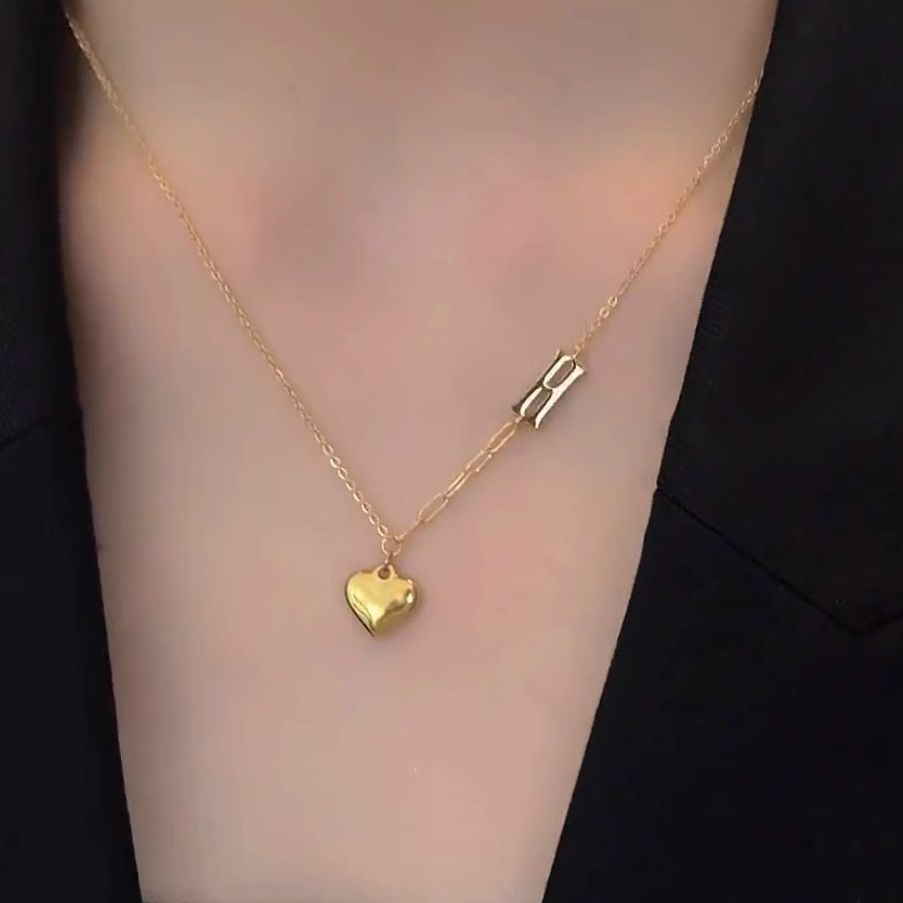 Minimalist 18K Gold Plated Heart Pendant Necklace for Women, Titanium Steel Clavicle Chain
