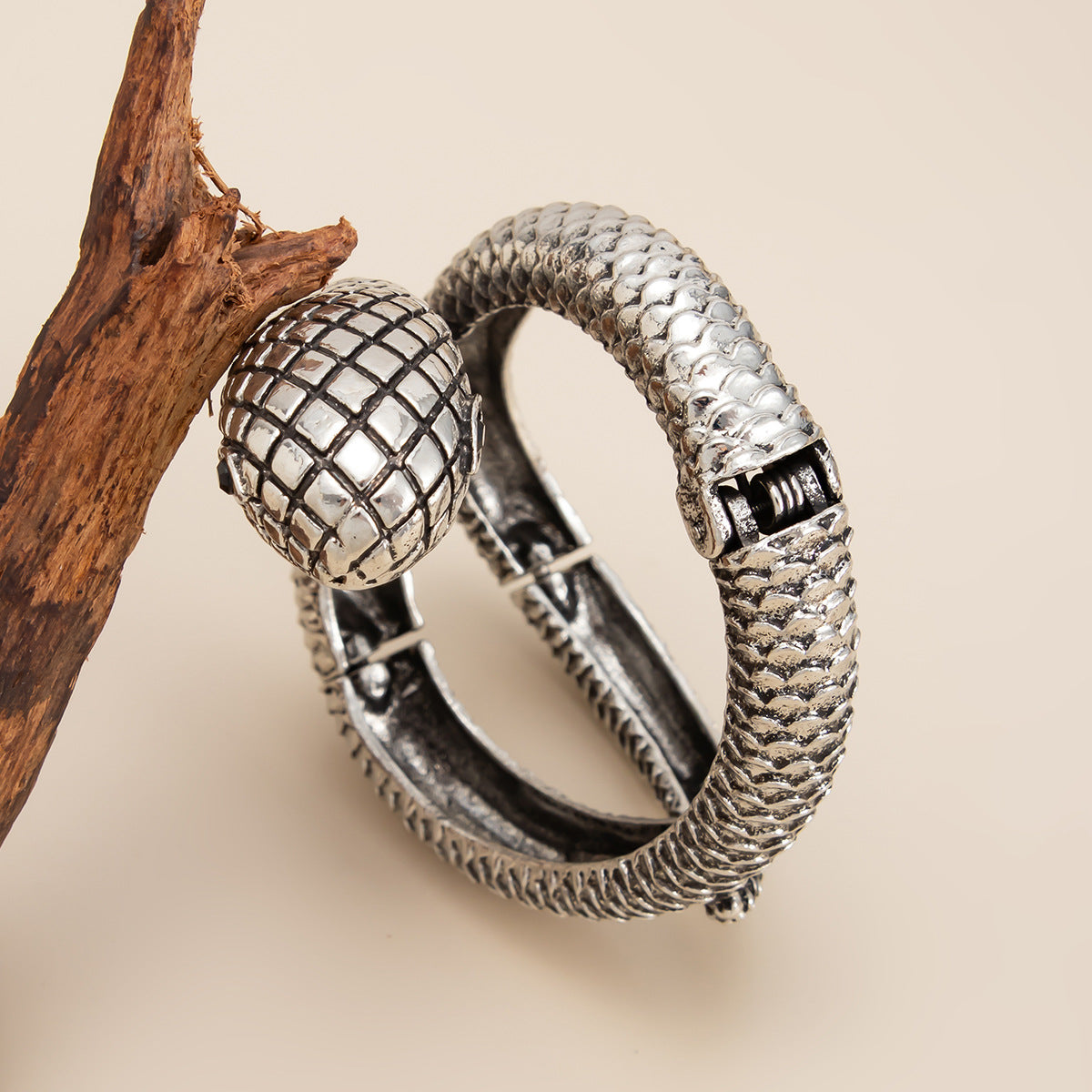Vintage Geometric Round Zinc Alloy Plated Open Cuff Bracelet with Distressed Texture