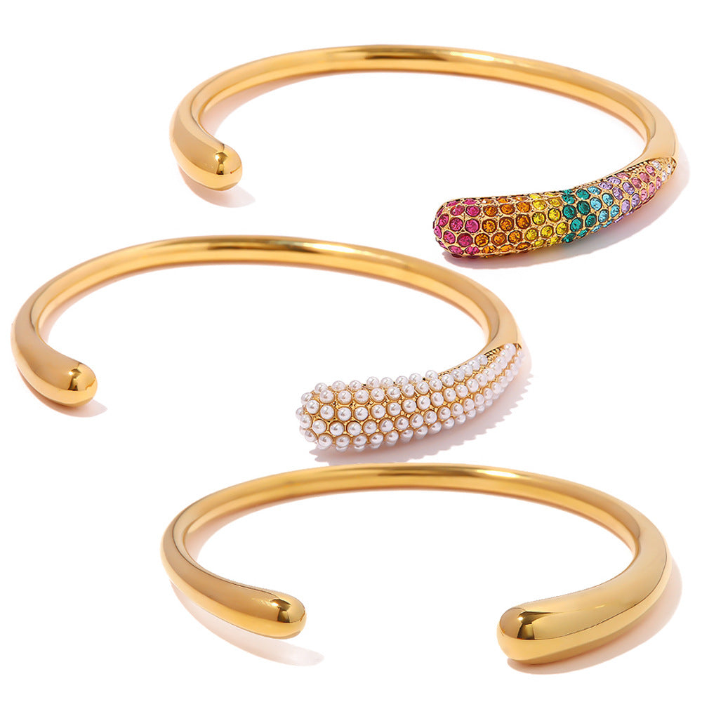 Bracciale a Polsino Aperto Geometrico alla Moda da Donna con Acciaio Inossidabile Placcato Oro 18K e Accento di Perle