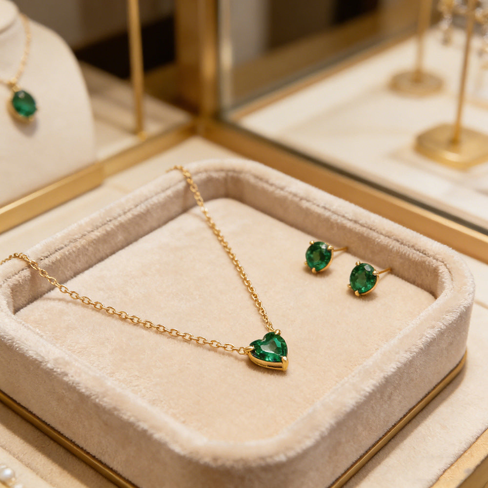 Elegante collana da donna in acciaio inossidabile placcato a forma di cuore con pietra natale di dicembre