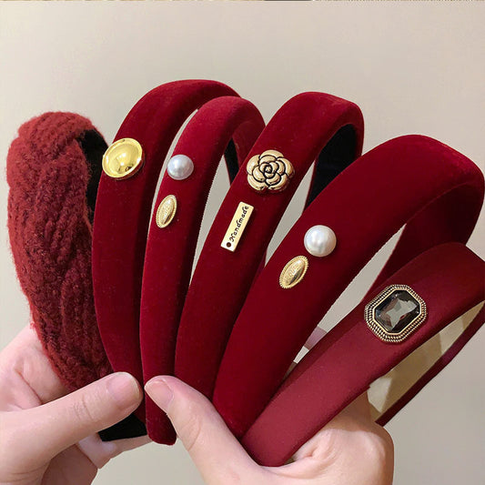 Elegant Velvet Floral Hairband for Women with Round Shape Design, Handmade Retro Hair Accessory for Fall and Winter